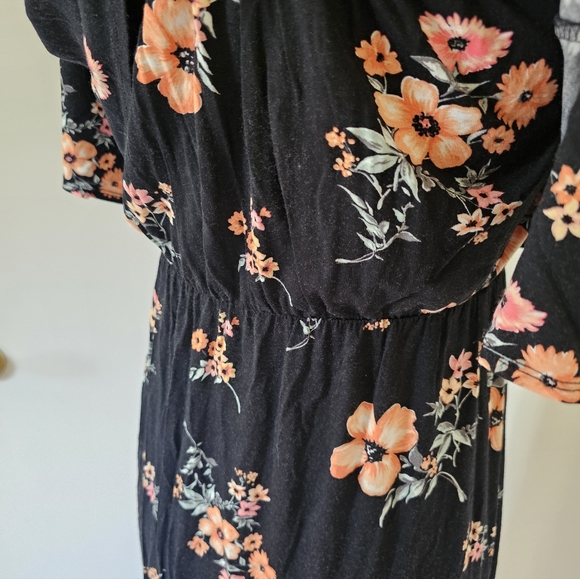 Floral Off the Shoulder Black Maxi Dress - Picture 9 of 16